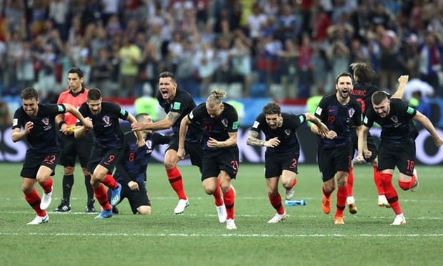 Suýt thành tội đồ, Modric vẫn nhận lời khen từ HLV Zlatko Dalic  - Bóng Đá