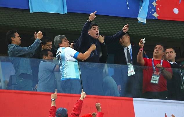 Maradona hứa sẽ trả 8 ngàn bảng để truy tìm người 'giết' ông - Bóng Đá