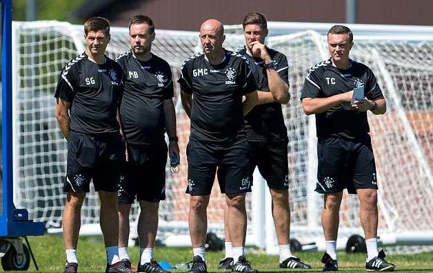 Huyền thoại Liverpool Steven Gerrard có trận thắng đầu tiên với Rangers - Bóng Đá