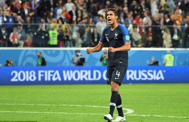 Ferdinand choáng với tốc độ của Mbappe, chỉ ra cách duy nhất để ngăn chặn - Bóng Đá