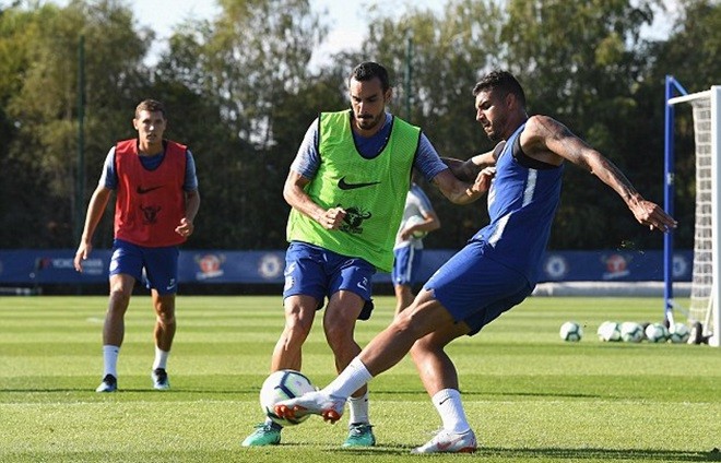 Willian trở lại tập luyện cùng Chelsea - Bóng Đá