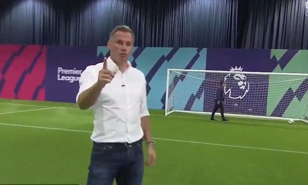 Neville thua độ Carragher, phải mặc áo Liverpool - Bóng Đá