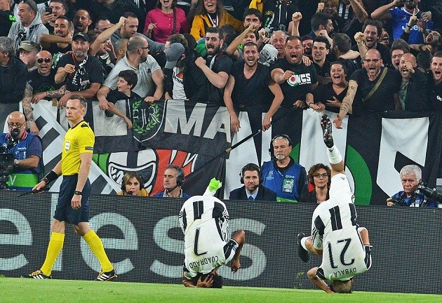 Dybala quẩy tan nát hàng phòng ngự của Barca - Bóng Đá