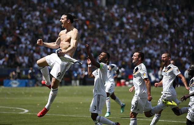 Ibra lập siêu phẩm, La Galaxy ngược dòng ngoạn mục đánh bại Los Angeles FC - Bóng Đá
