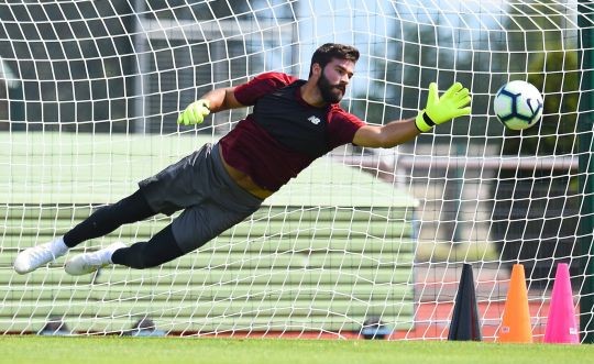 Đây, lý do khiến Alisson không chọn chiếc áo số 1 của Liverpool - Bóng Đá