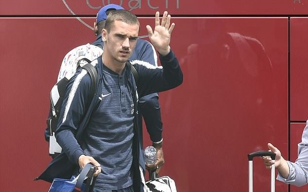 Giroud bình phục, tươi tắn cùng tuyển Pháp đến Nga - Bóng Đá