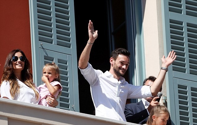 Hugo Lloris được tôn vinh như người hùng ở Nice - Bóng Đá