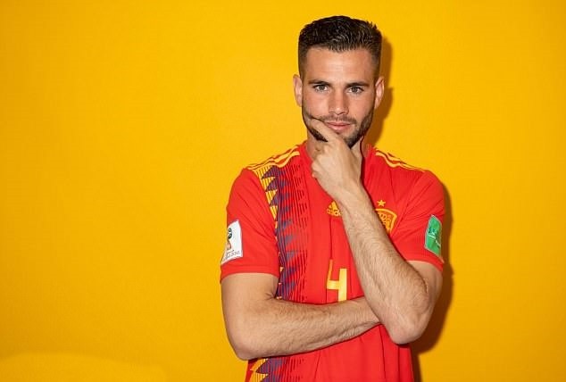 ramos khoe hình xăm - Bóng Đá