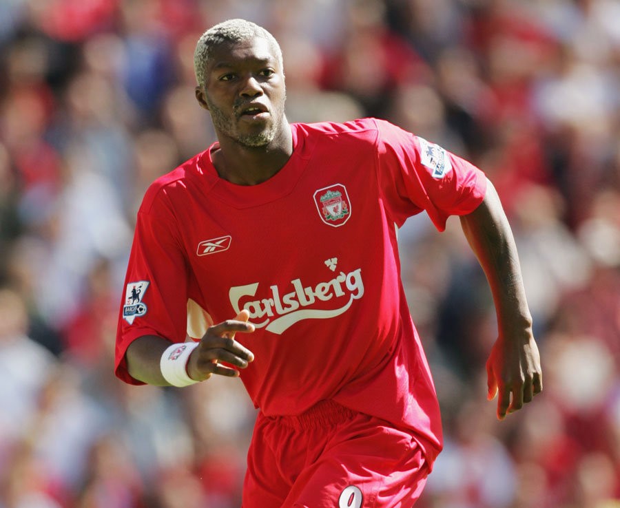 Hậu scandal, Ozil khiến Aubameyang méo mặt vì bị 