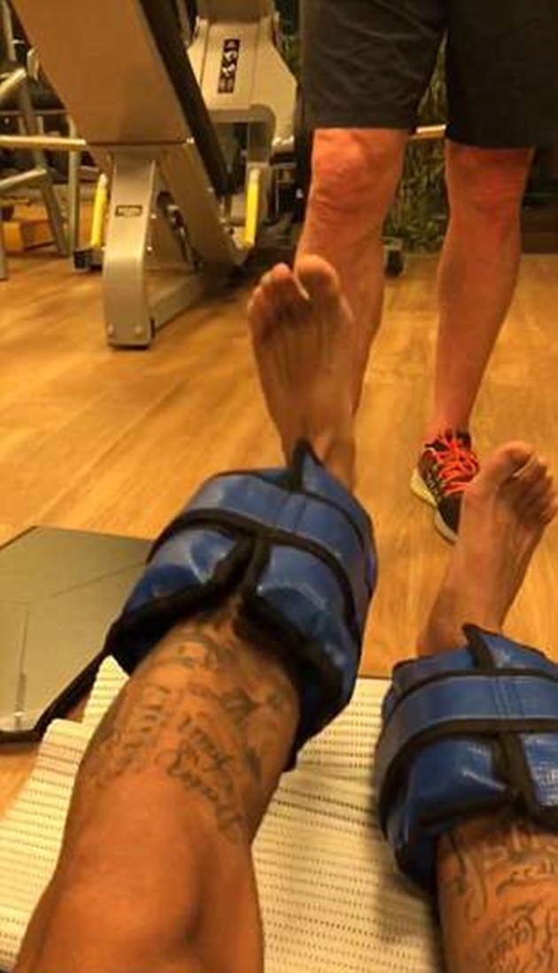 Neymar vùi mình trong phòng tập gym, hẹn ngày trở lại - Bóng Đá