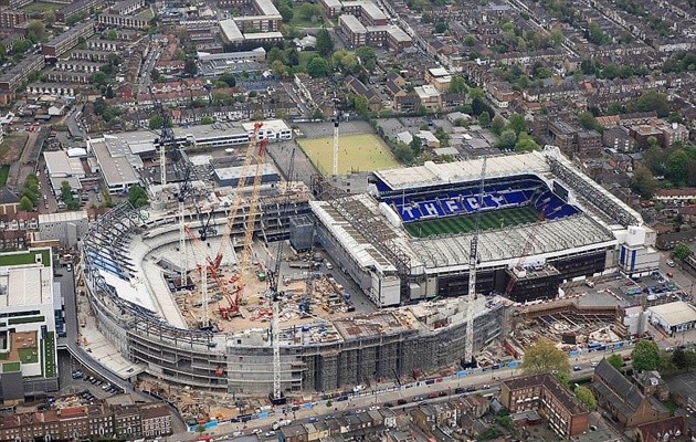 Sân White Hart Lane chuẩn bị 
