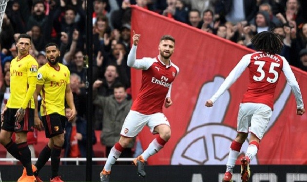 'Tá hỏa' với kiểu tóc mới của Bellerin - Bóng Đá