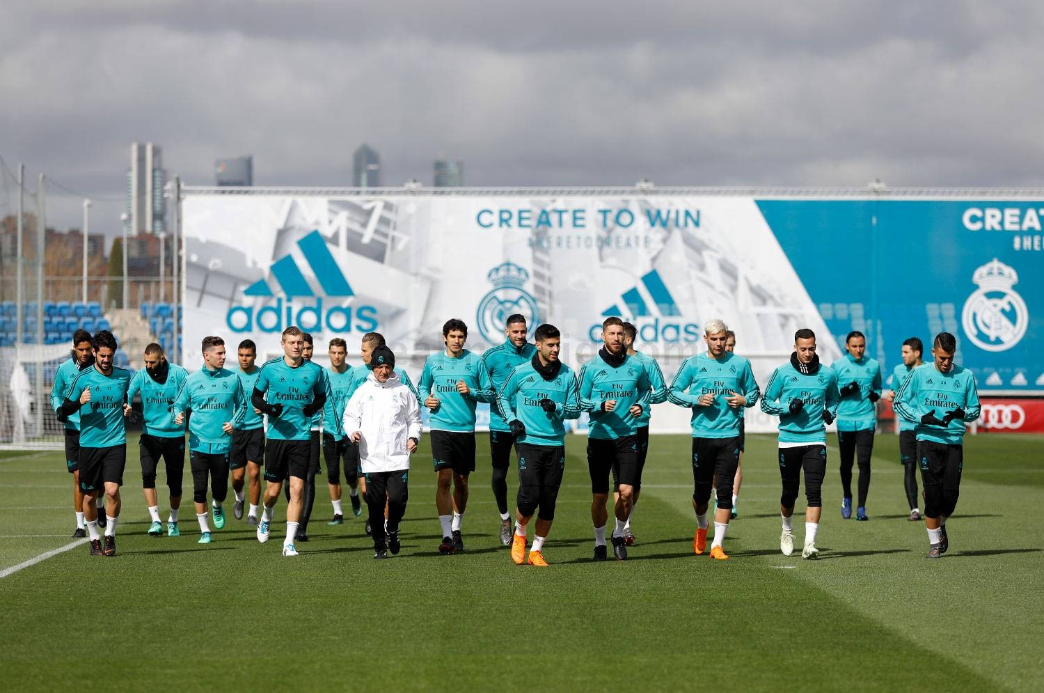 Đội hình đắt giá nhất lịch sử Man City: Hàng thủ khủng khiếp - Bóng Đá