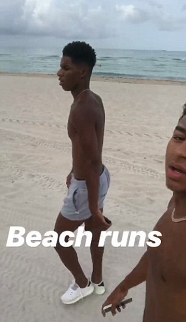 Jesse Lingard và Marcus Rashford dính như sam ở biển Miami - Bóng Đá