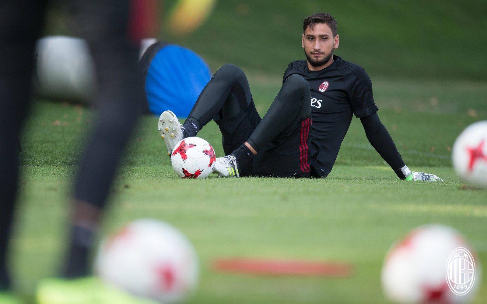 Các tân binh Milan rạng rỡ trước ngày đấu Betis - Bóng Đá