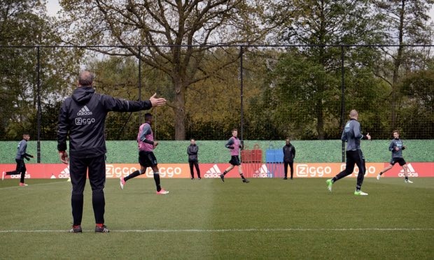 Góc chiến thuật: Mourinho và hiểm họa 'quy tắc 2 giây' - Bóng Đá