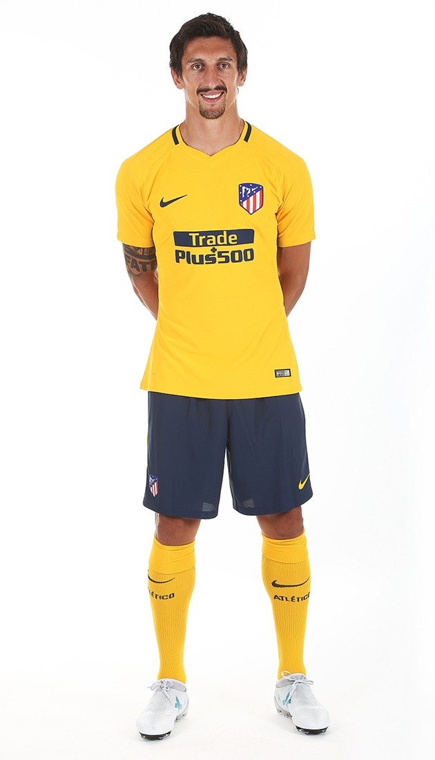 Atletico Madrid ra áo mùa mới cực chất - Bóng Đá