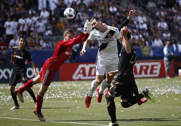 Ibra lập siêu phẩm, La Galaxy ngược dòng ngoạn mục đánh bại Los Angeles FC - Bóng Đá