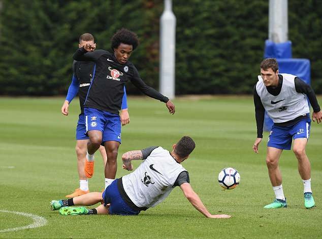 CHÍNH THỨC: Max Meyer đến Ngoại hạng Anh, hưởng lương cực khủng - Bóng Đá