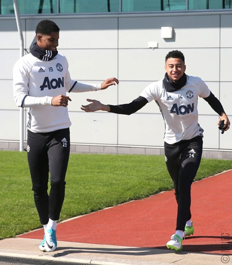 Giữa bão chấn thương, dàn sao Man United vẫn cực nhắng trên sân tập - Bóng Đá