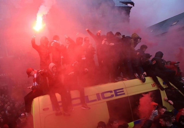 Ẩu đả kinh hoàng, hai CĐV Roma bị sát hại  - Bóng Đá