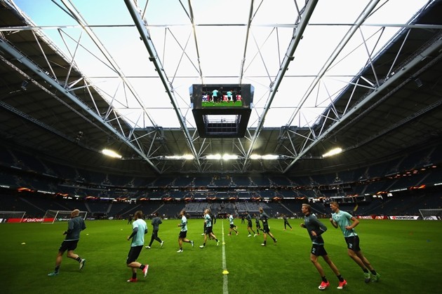 Dàn paparazi nằm rạp trước độ hot của Ajax - Bóng Đá