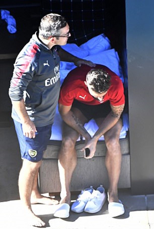 Arsenal xả stress sau thắng lợi đầu tay trên đất Úc - Bóng Đá