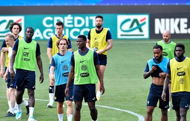 Vừa lên tuyển, Kylian Mbappe đã gặp vận đen - Bóng Đá