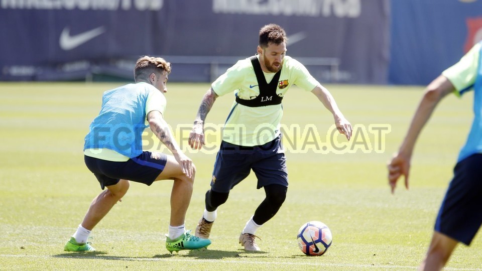 barca tập luyện - Bóng Đá