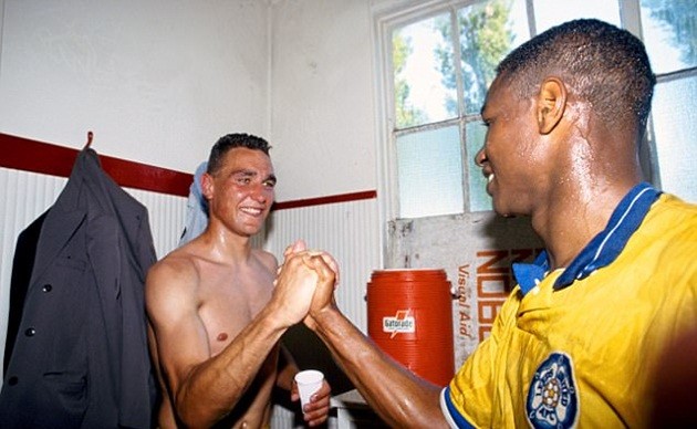 25 năm kể từ ngày Cantona cùng Leeds làm nên lịch sử - Bóng Đá