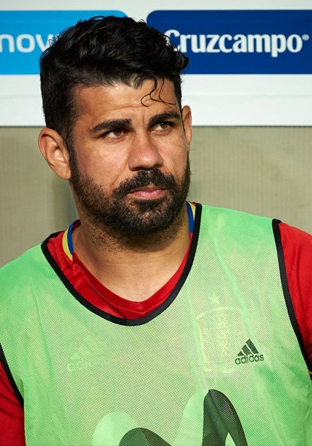 Bị Chelsea công khai loại, Costa 'sầu lẻ bóng' trên sân tập La Roja - Bóng Đá
