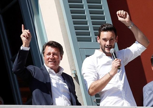 Hugo Lloris được tôn vinh như người hùng ở Nice - Bóng Đá