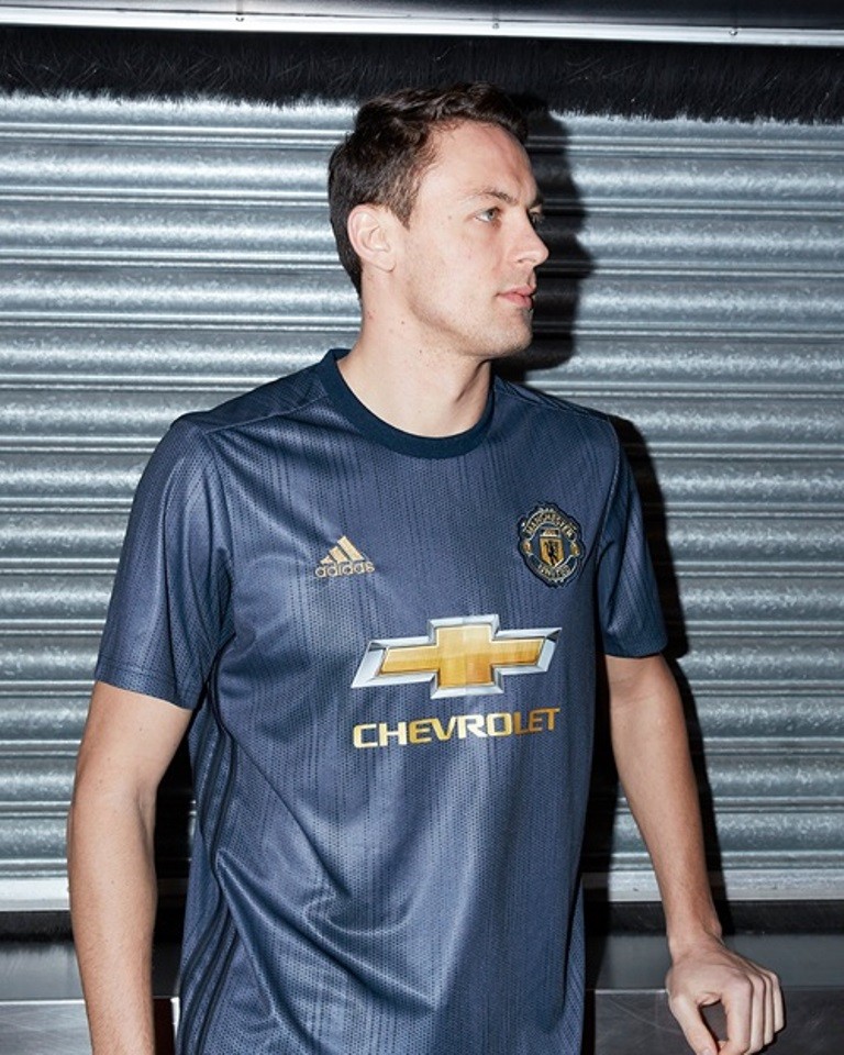 Man Utd ra mắt áo đấu thứ 3 theo phong cách cực độc - Bóng Đá