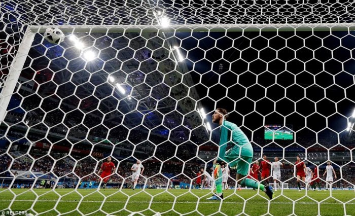 Ronaldo và nụ cười tinh quái - Bóng Đá