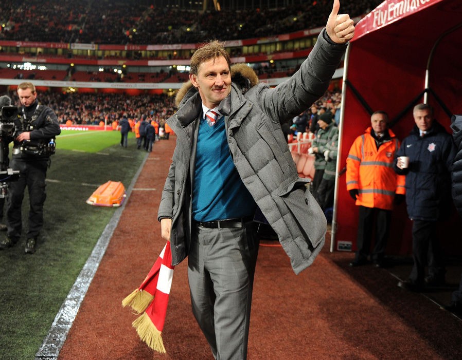 Chùm ảnh: Huyền thoại Tony Adams đến La Liga làm HLV - Bóng Đá
