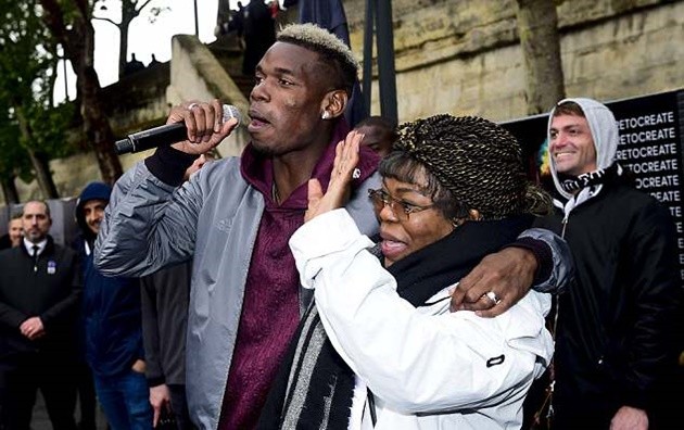 Pogba rạng rỡ bên mẹ hiền trong chiến dịch quảng bá cho Adidas - Bóng Đá