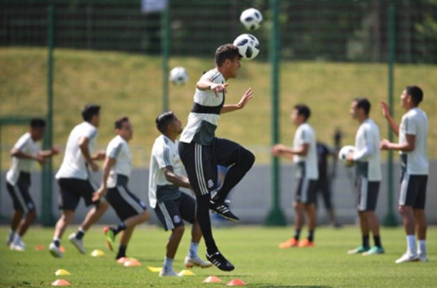 Hé lộ thứ vũ khí Mexico dùng để đối đầu với Brazil - Bóng Đá