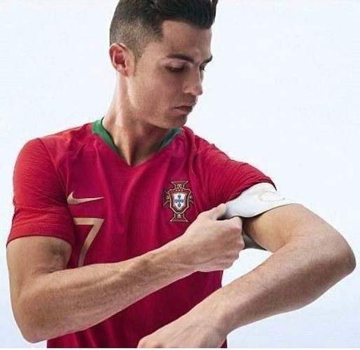 Những bộ áo đấu World Cup nhìn chả ưa nổi - Bóng Đá