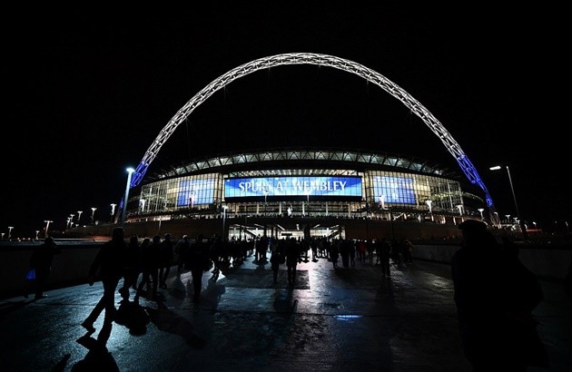 Sân White Hart Lane chuẩn bị 
