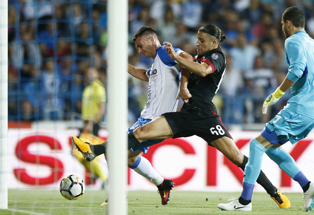 Craiova 0-1 AC Milan: Vạn sự khởi đầu nan - Bóng Đá