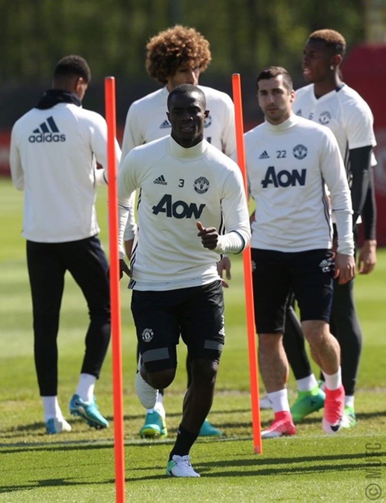 Giữa bão chấn thương, dàn sao Man United vẫn cực nhắng trên sân tập - Bóng Đá