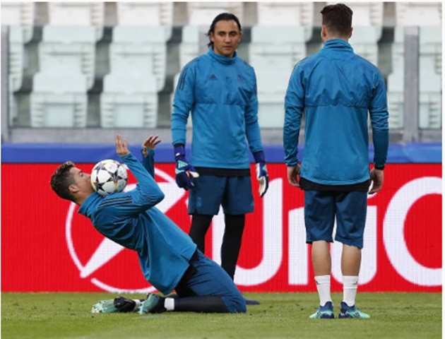 Defoe và các đồng đội 