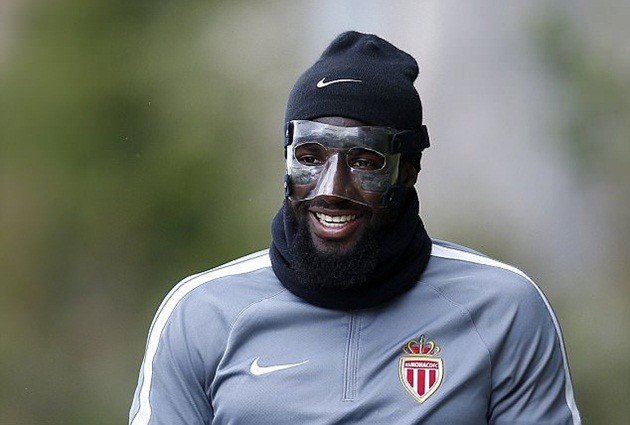 Antonio Rudiger 'quẩy' tung phòng thay đồ mừng ngôi vô địch của Chelsea - Bóng Đá