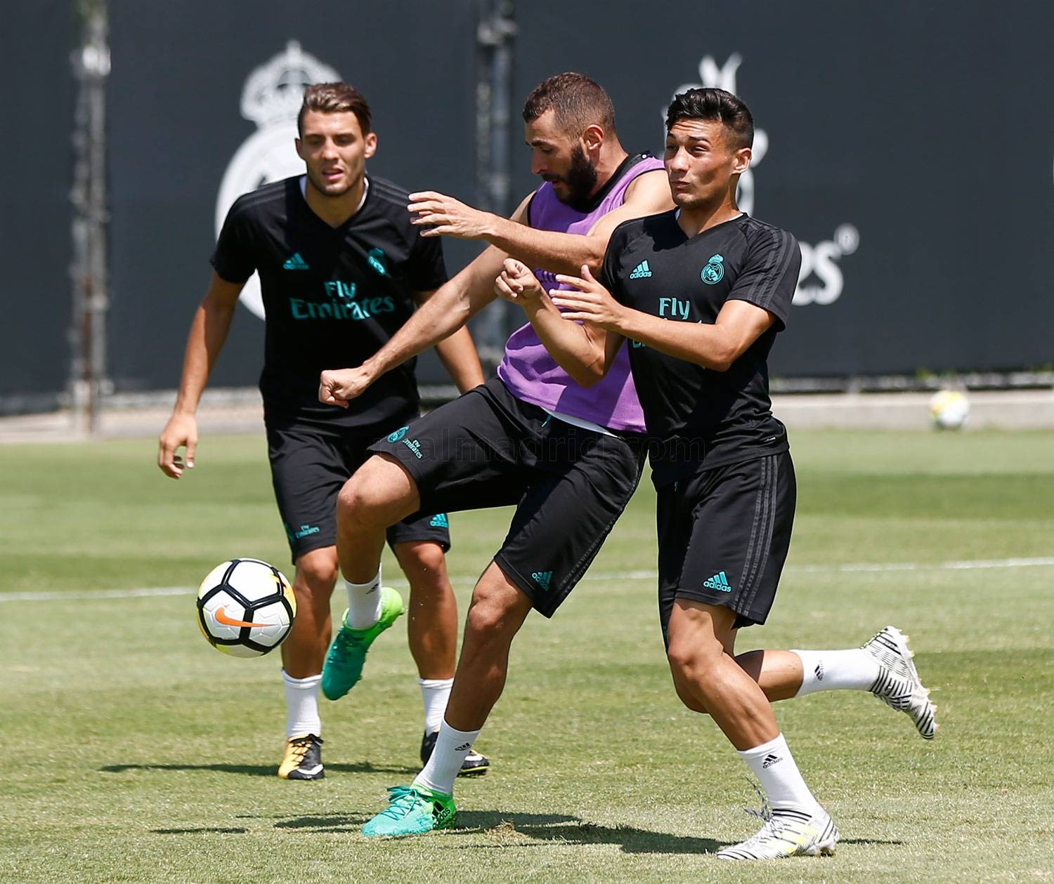Sân tập vắng sao, tân binh 60 triệu bảng của Man City tha hồ thể hiện tuyệt kĩ - Bóng Đá