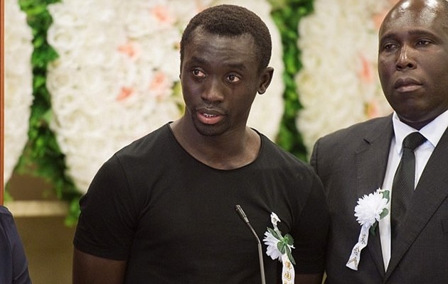 Bạn bè tiếc thương trong ngày Cheick Tiote về với đất mẹ - Bóng Đá