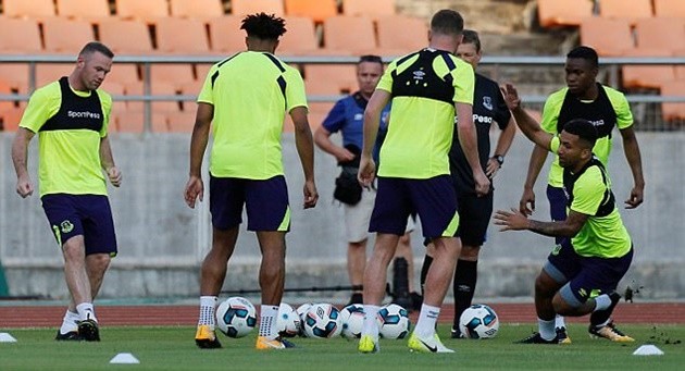 Rooney tập luyện hăng say trước trận ra mắt - Bóng Đá