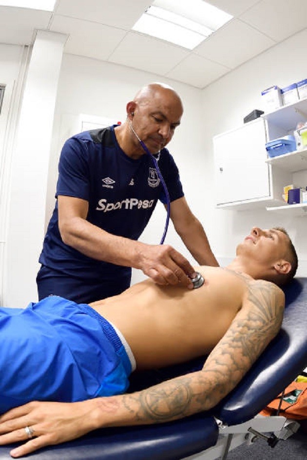 Vừa tới Everton, Digne đã ghi điểm bằng sự chuyên nghiệp - Bóng Đá