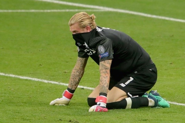 Karius che mặt, Klopp sầu thảm trên đường về lại nước Anh - Bóng Đá