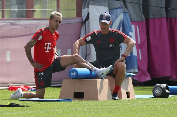 Những thái cực trái ngược nhau ngày Bayern Munich hội quân - Bóng Đá