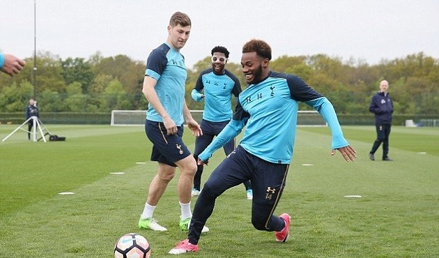 Dàn sao Tottenham lao vào tập luyện trước trận derby với Chelsea - Bóng Đá